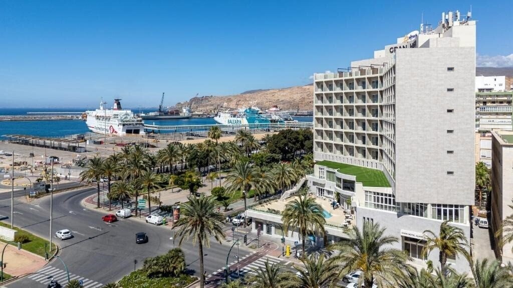 Готель Gran Hotel Almeria 4*