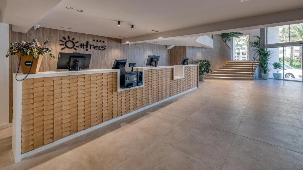 Фотографія Gran Hotel Almeria 4*