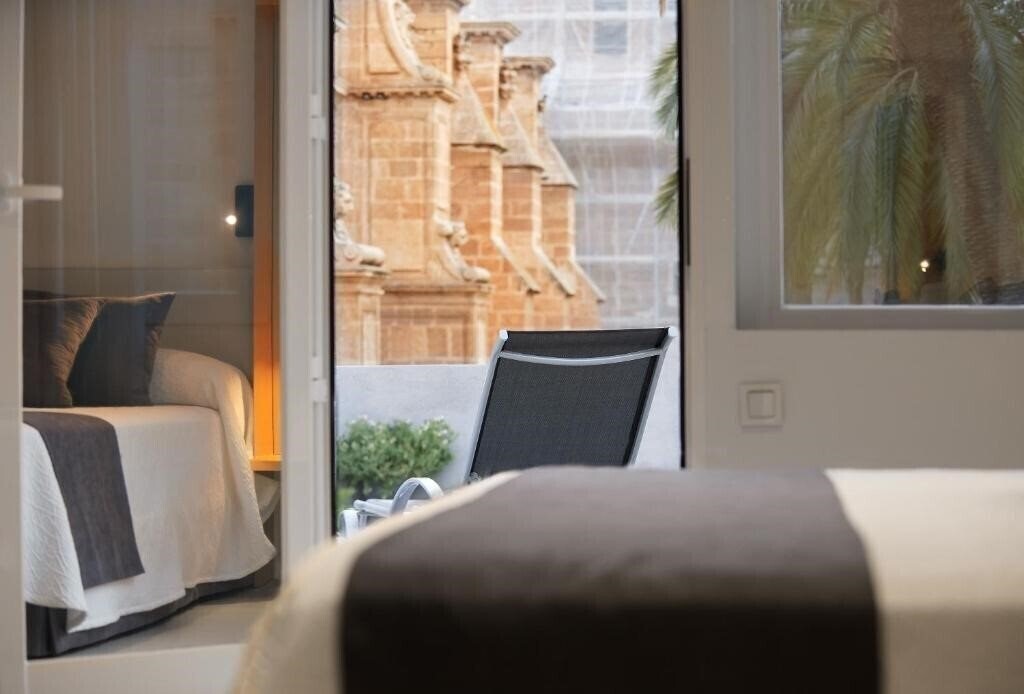 Отель Catedral Almeria 4*