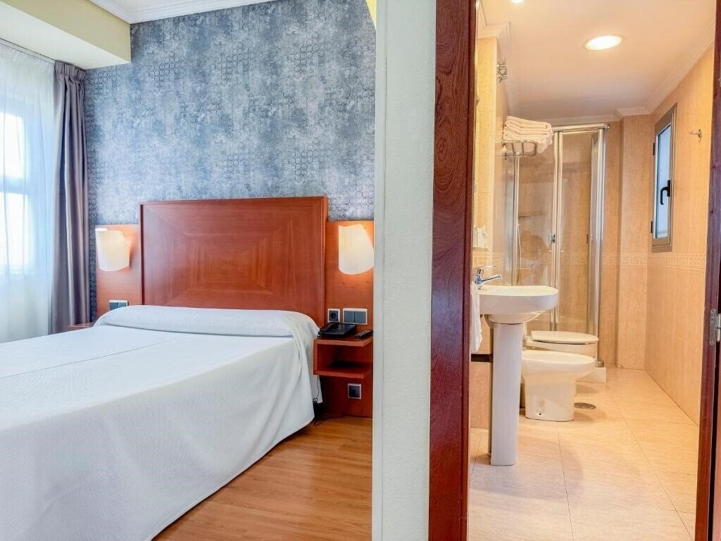 Фотографія Torreluz Apartamentos 2*