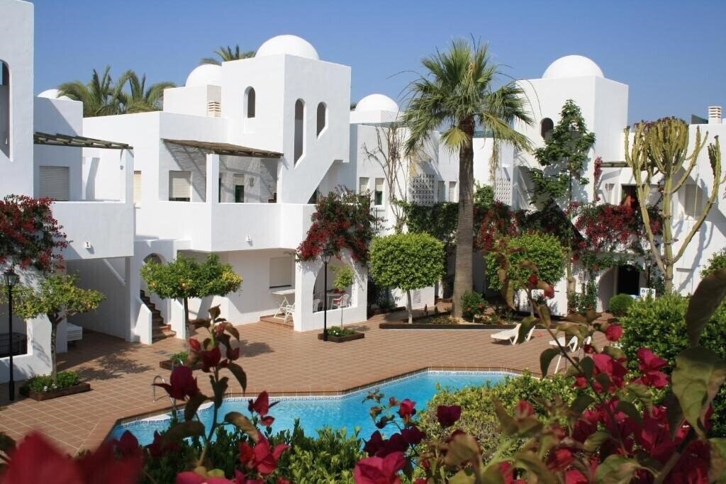 Картинка Apartamentos Torrelaguna 2*