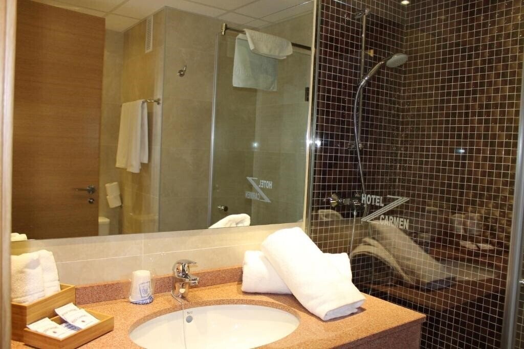 Фото Hotel Carmen 2*