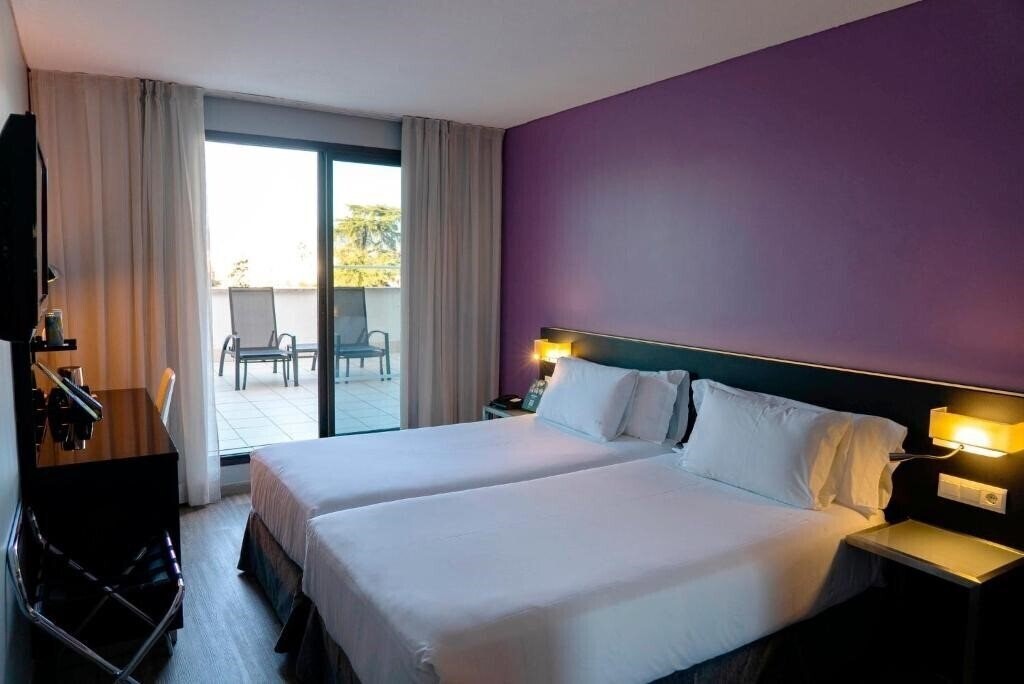 Отель Sercotel Cordoba Medina Azahara 3*