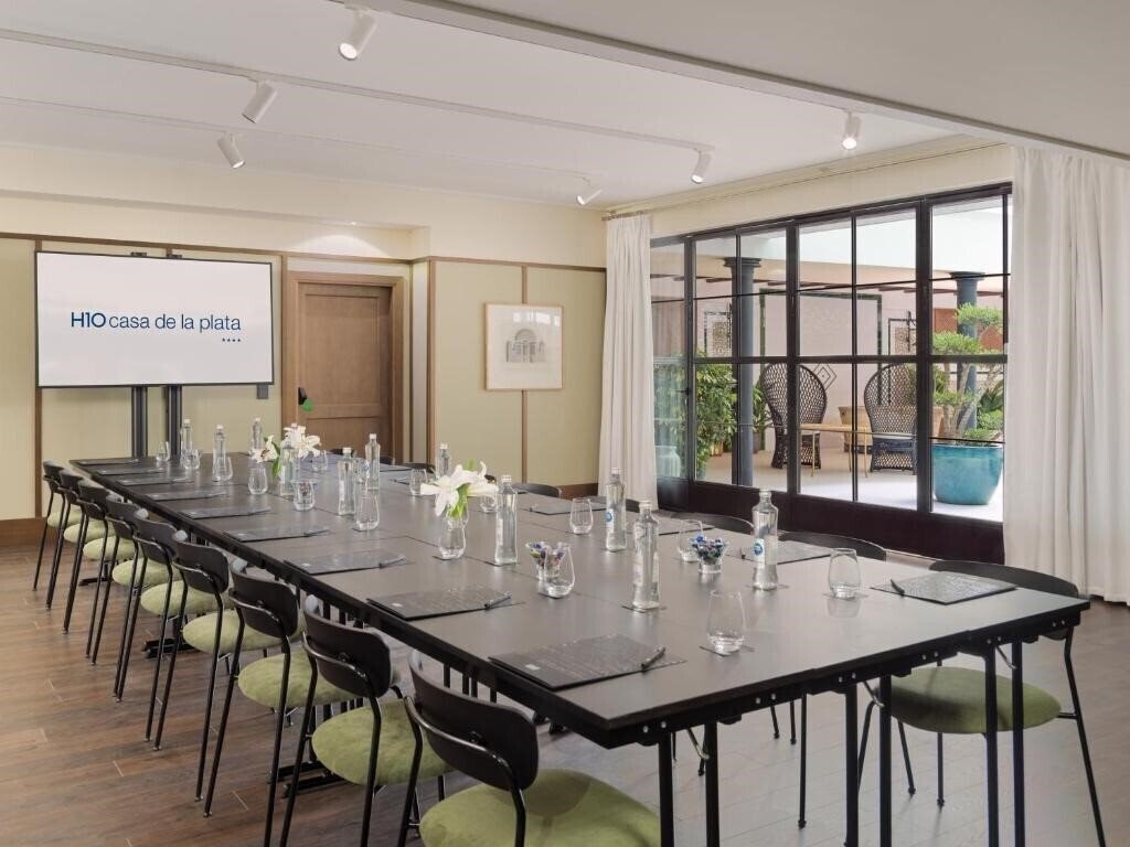 Зображення H10 Casa De La Plata 4*