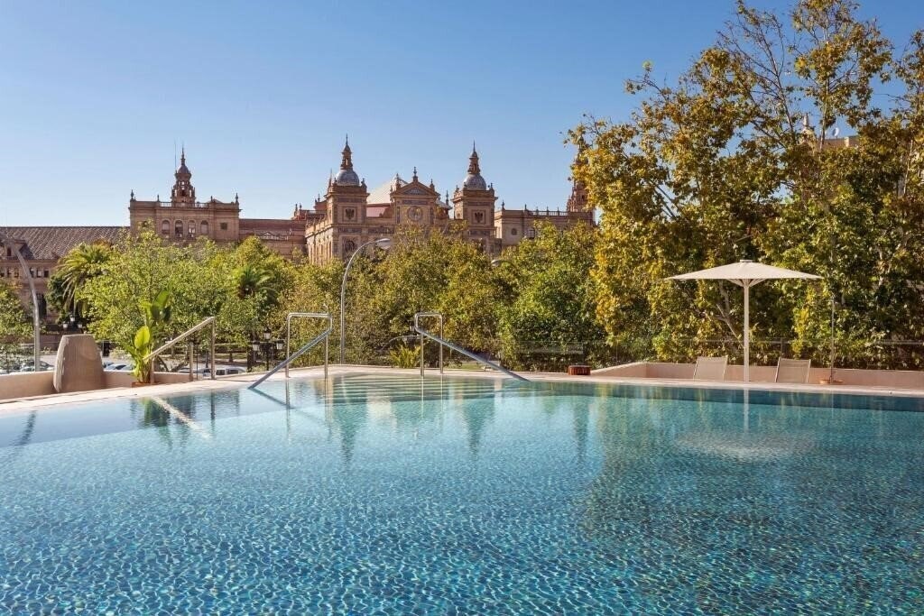 Готель Melia Sevilla 4*