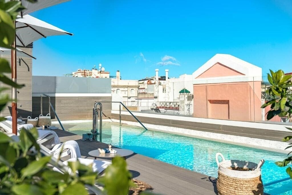 Готель Vincci Molviedro 4*