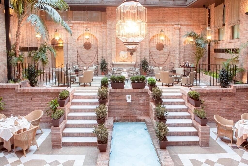 Готель Vincci Albayzin 4*