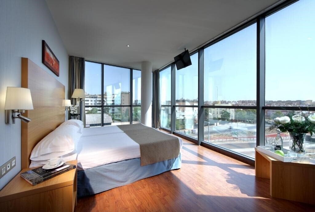Готель Exe Sevilla Palmera 4*