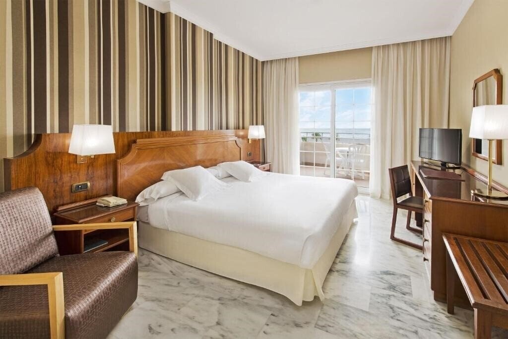 Фото Elba Motril Beach & Business Hotel 4*