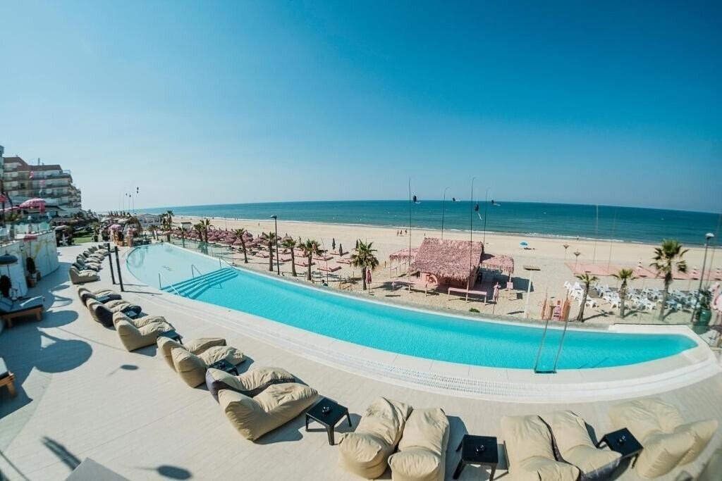 Готель Onhotels Oceanfront 4*