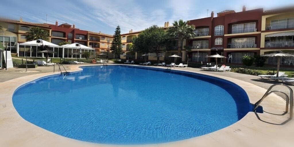 Готель Apartamentos Leo Islamar 2*