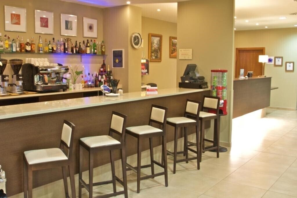 Фотография Holiday Inn Express Campo de Gibraltar Barrios 3*