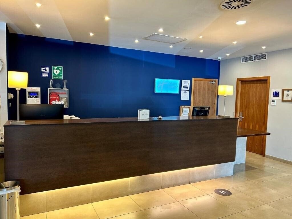 Изображение Holiday Inn Express Campo de Gibraltar Barrios 3*