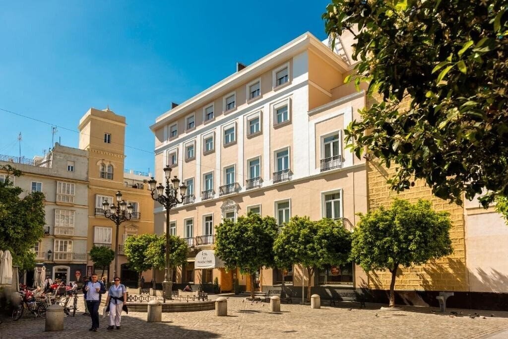 Готель Hotel de Francia y Paris 3*