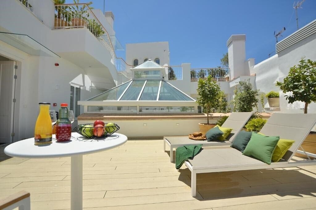 Готель Plaza Mina Suites 3*
