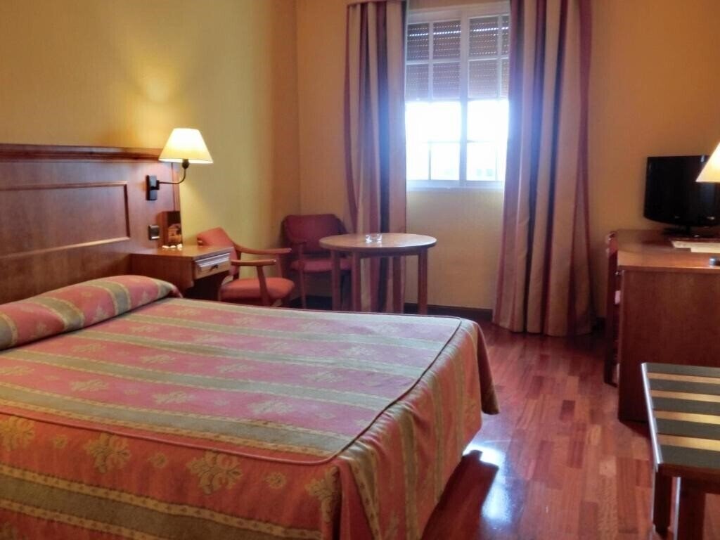 Фото Hotel Lozano (ex. Hotel Restaurante Lozano) 3*