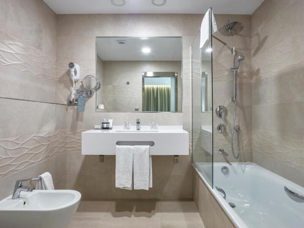 Фотографія Maestranza 4*