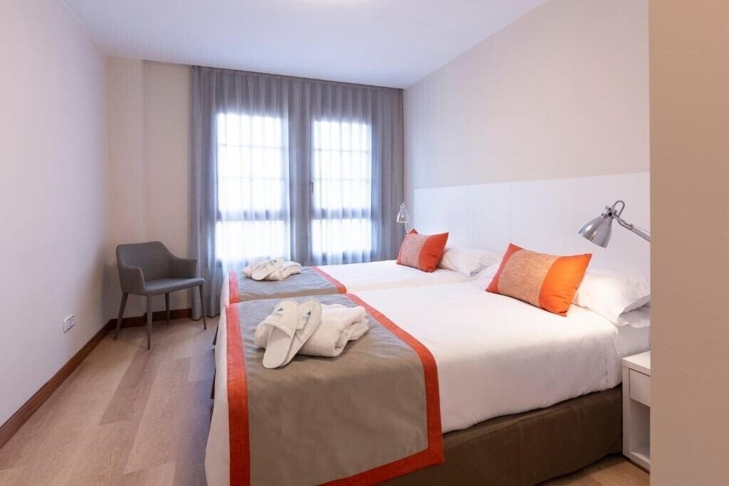 Отель Aparthotel Los Girasoles 4*