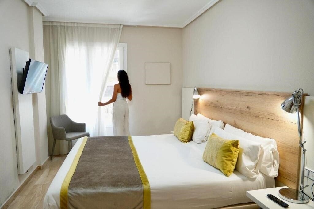 Картинка Aparthotel Los Girasoles 4*