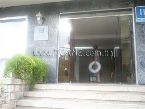 Готель Emperador 2*