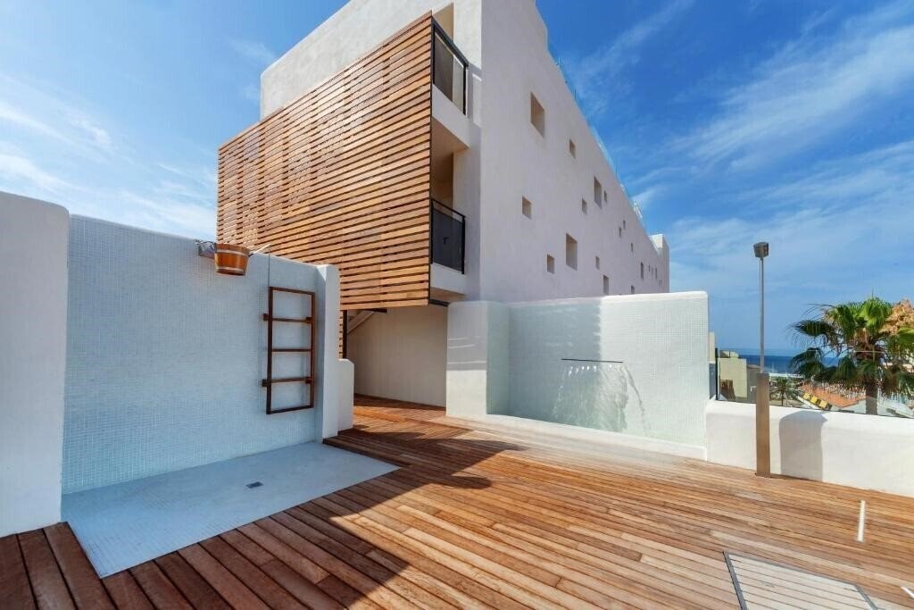 Готель HM Alma Beach 4*