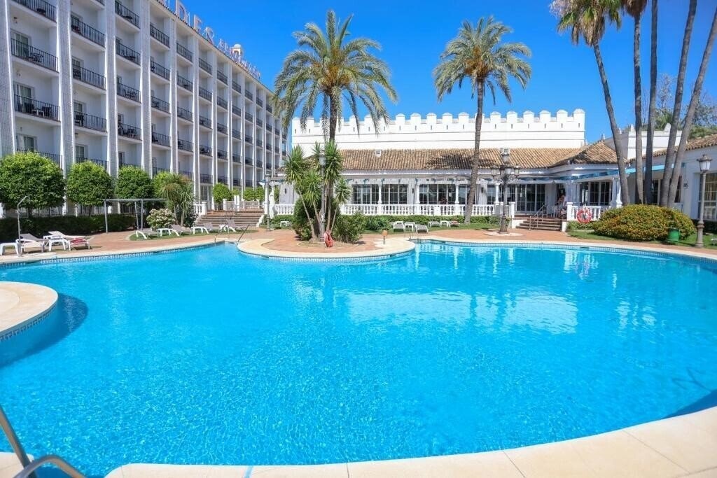 Отель Abades Benacazon 4*