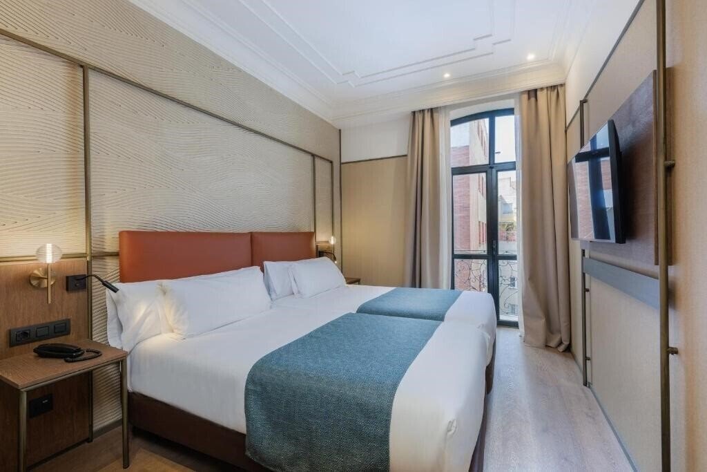 Готель Medinaceli 4*
