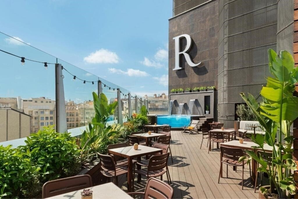 Готель Renaissance Barcelona Hotel 5*