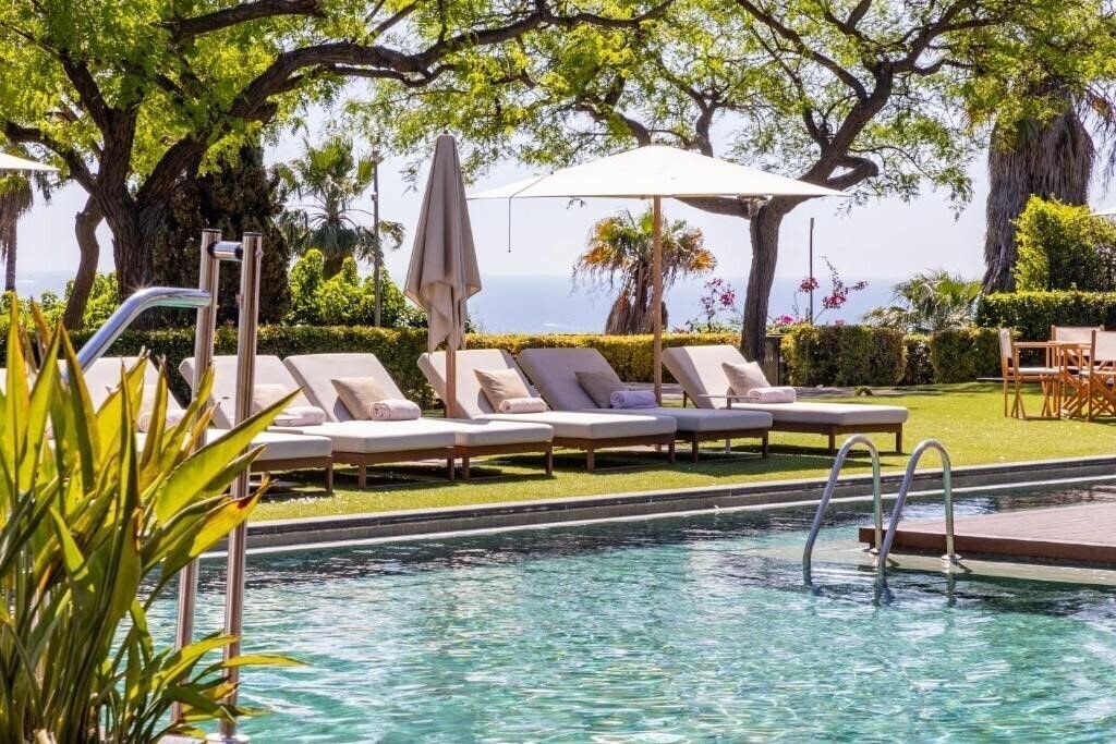 Отель Miramar Barcelona 5*