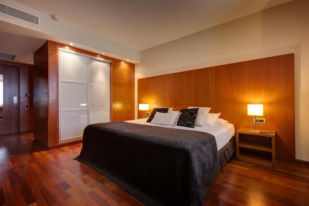 Готель Acevi Villarroel 4*