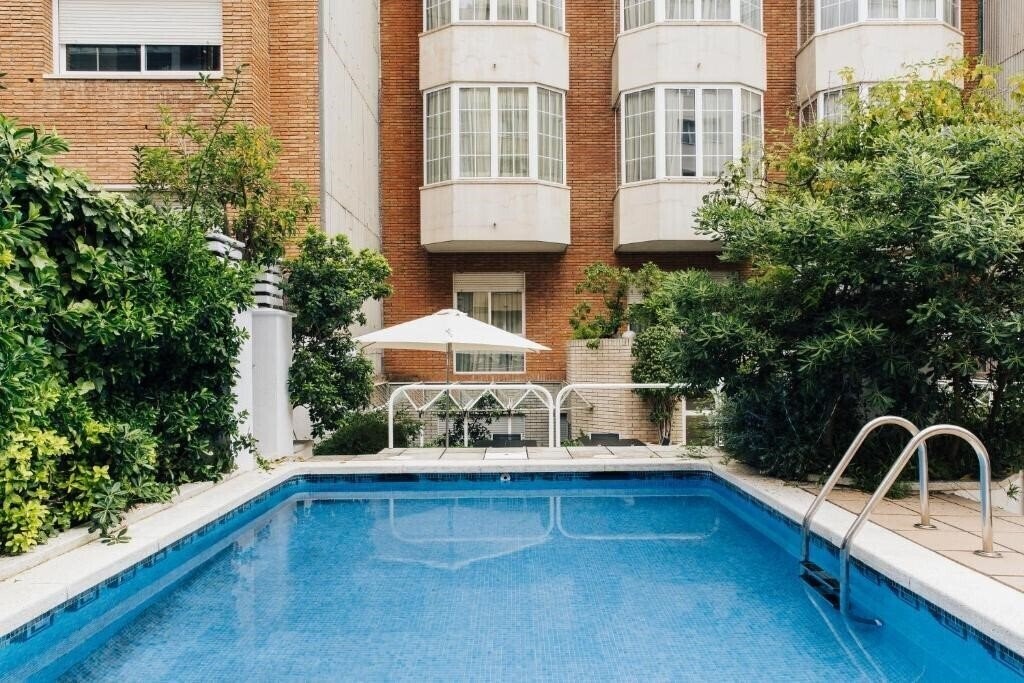 Отель Gran Derby Suite 4*