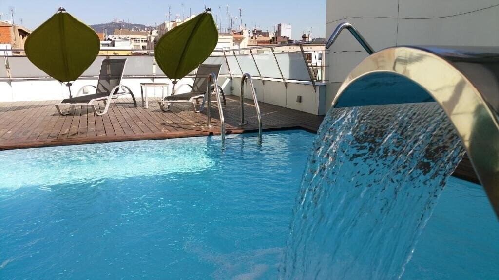 Готель Ako Suite Hotel 4*
