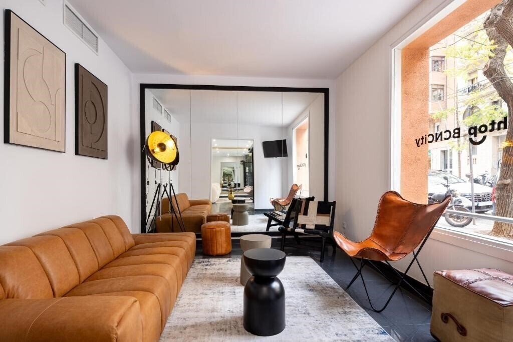 Отель H.Top Bcn City 2*