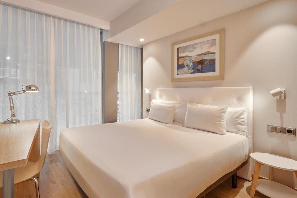 Фото Century Park 3*