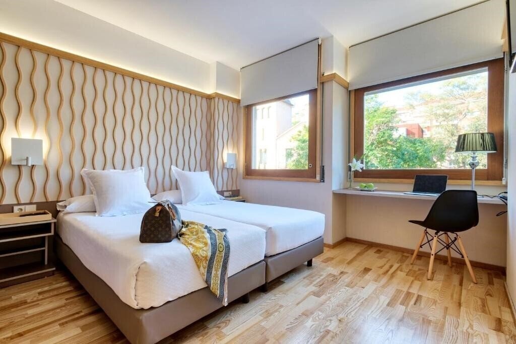 Отель Bonanova Suite Aparthotel 3*