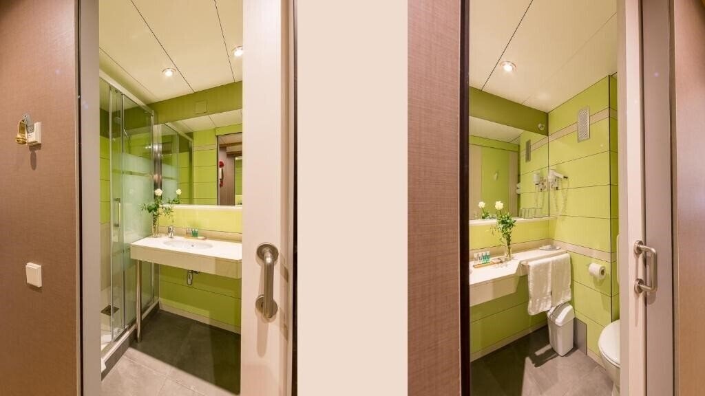 Фотографія Bonanova Suite Aparthotel 3*
