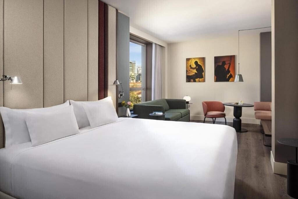 Отель NH Barcelona Diagonal Center 3*
