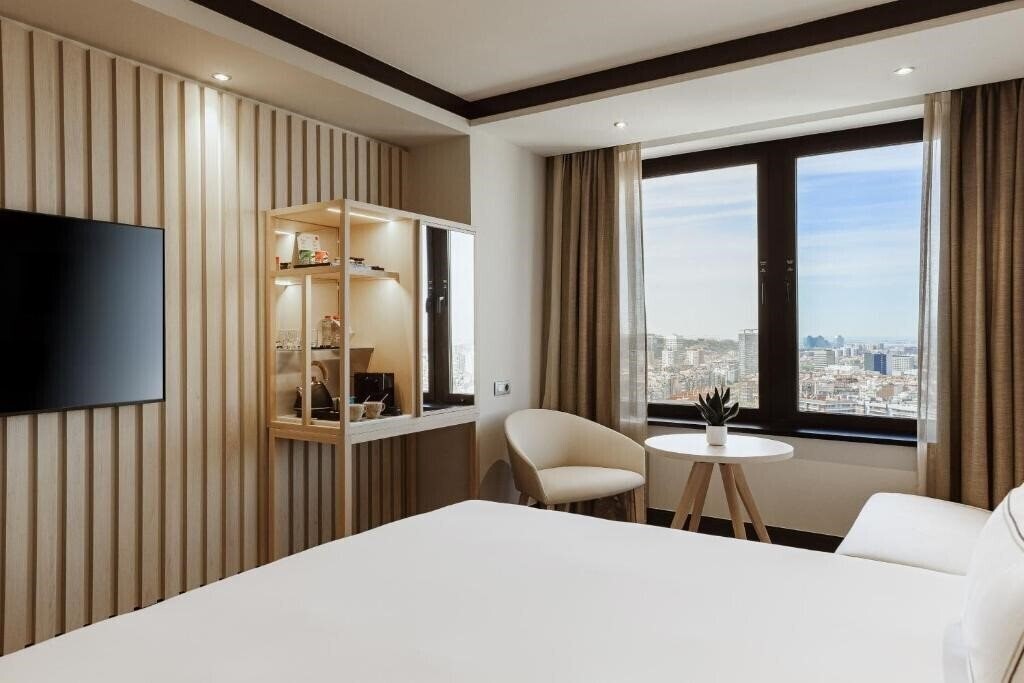 Готель Melia Barcelona Sarria 5*