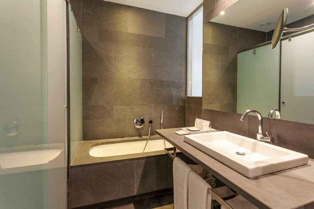 Фотография Barcelona Apartment Suites Avenue Luxe 4*