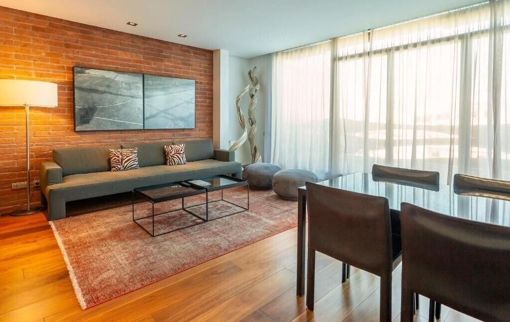 Изображение Barcelona Apartment Suites Avenue Luxe 4*