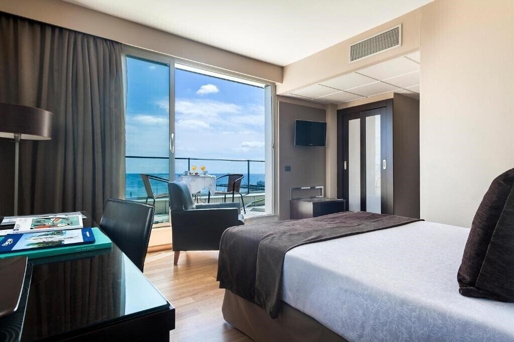 Фотография Front Maritim 4*