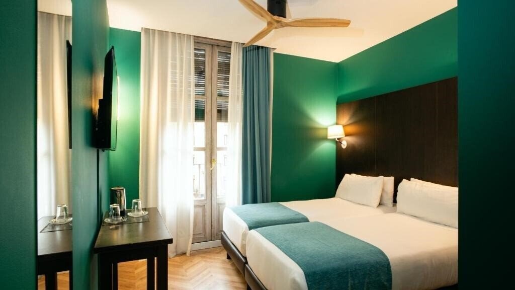 Готель Atiram Internacional Ramblas Cool 3*