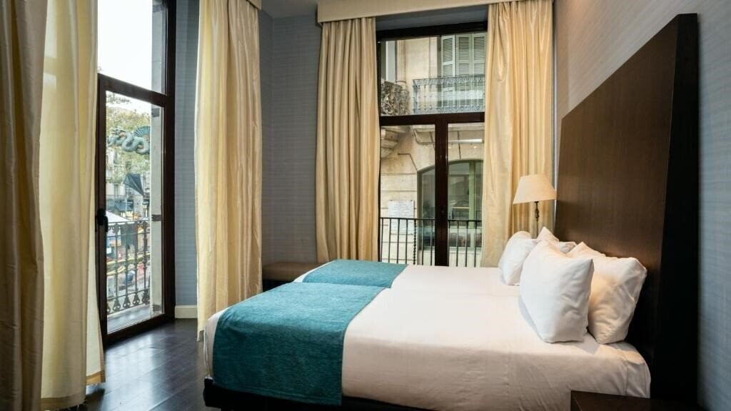 Фото Atiram Internacional Ramblas Cool 3*