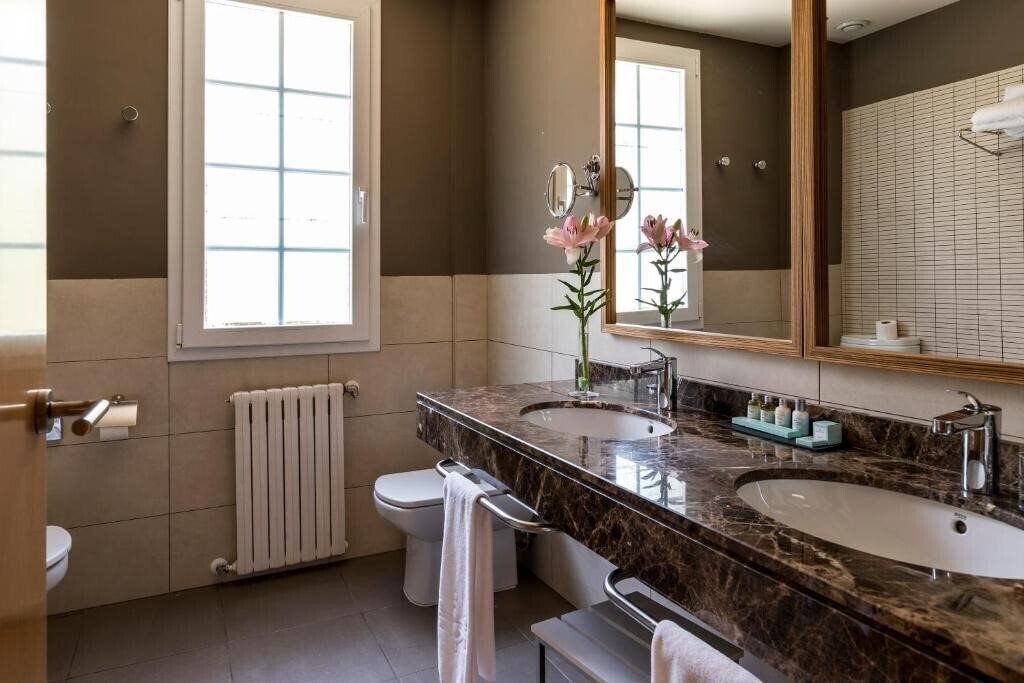 Фото Parador De Vic - Sau 4*