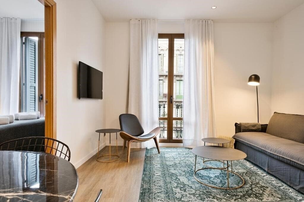 Готель Splendom Suites 4*