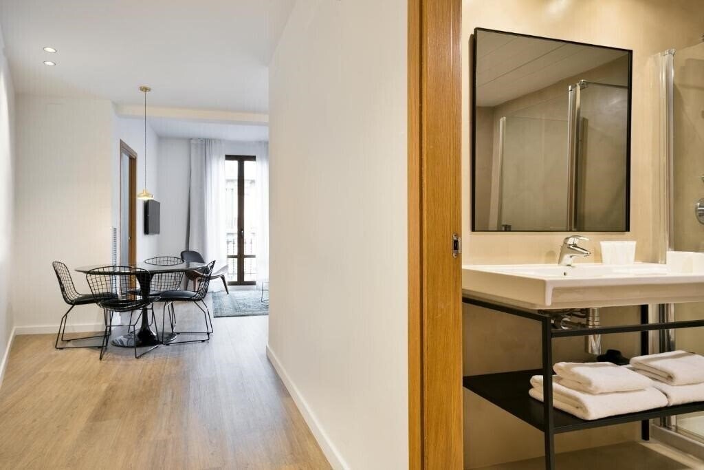 Фотографія Splendom Suites 4*