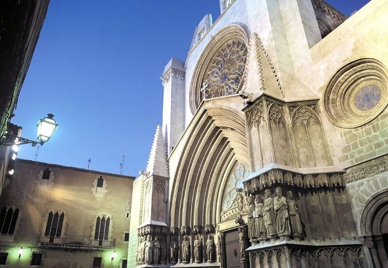 Зображення 3 Capitals Economic Hotels 3*