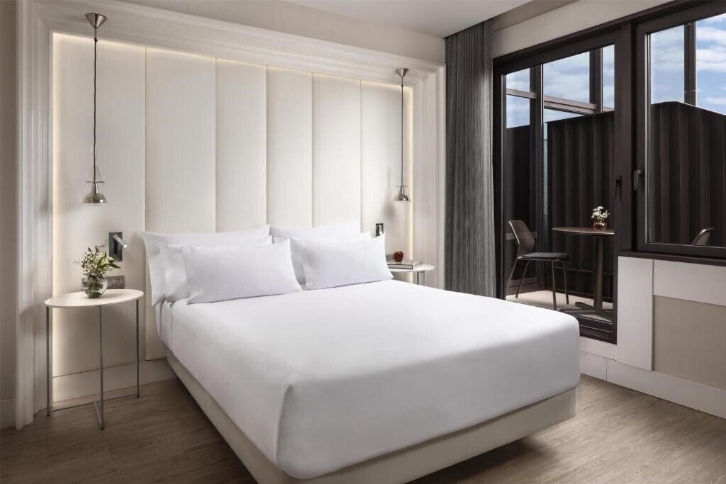 Картинка NH Collection Barcelona Gran Hotel Calderon 5*
