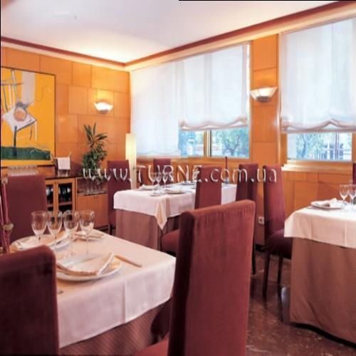 Готель NH Condor 4*