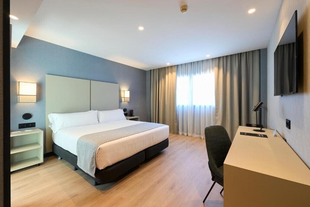 Фотографія Catalonia La Maquinista 4*